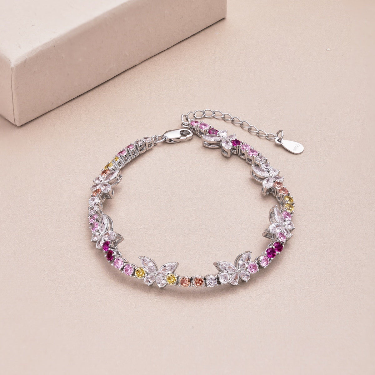 [Olivia Jewelry]Ornate Colorful Butterfly Shape Round Cut Daily Bracelet