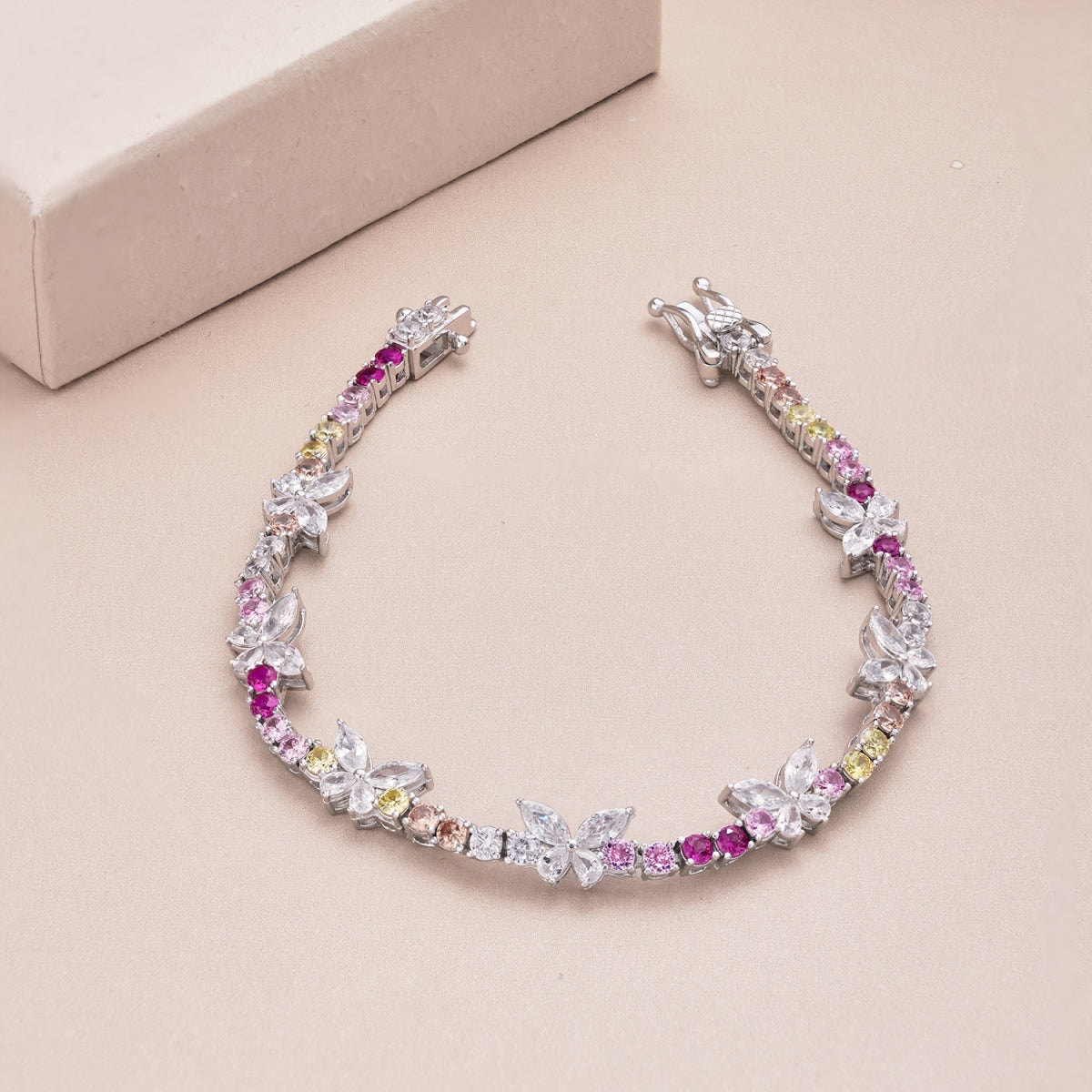 [Olivia Jewelry]Ornate Colorful Butterfly Shape Round Cut Daily Bracelet