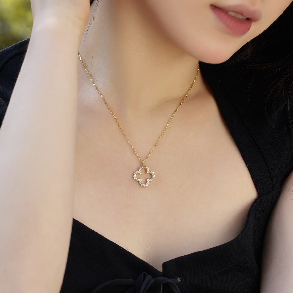 [Olivia Jewelry]Four-Leaf Clover Hollow Design Exquisite Necklace