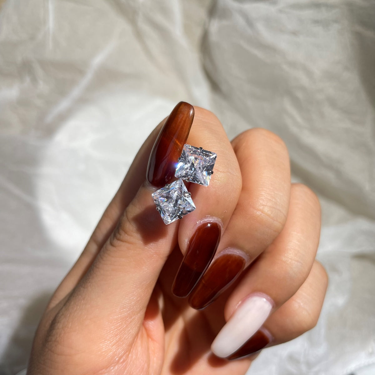 [Olivia Jewelry]Stylish Shiny Square Center Stone Stud Earrings