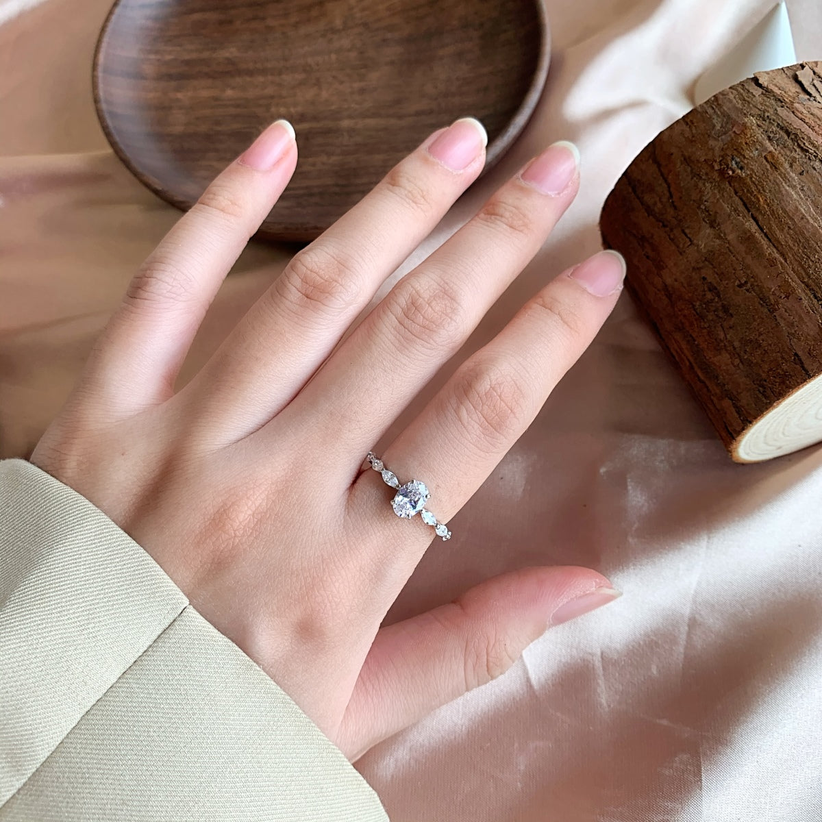 [Olivia Jewelry]0.75 Carat Luxurious Vibrant Elongated Cushion Cut Daily Ring