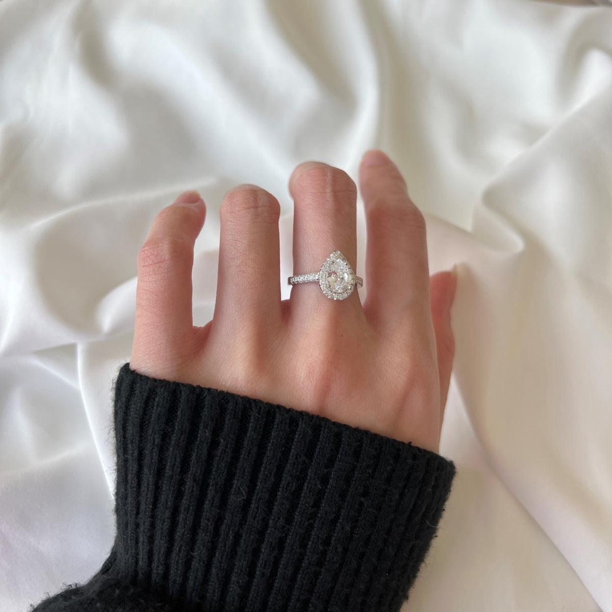 [Olivia Jewelry]1.0 Carat Luxurious Resplendent Water Drop Shape Wedding Ring