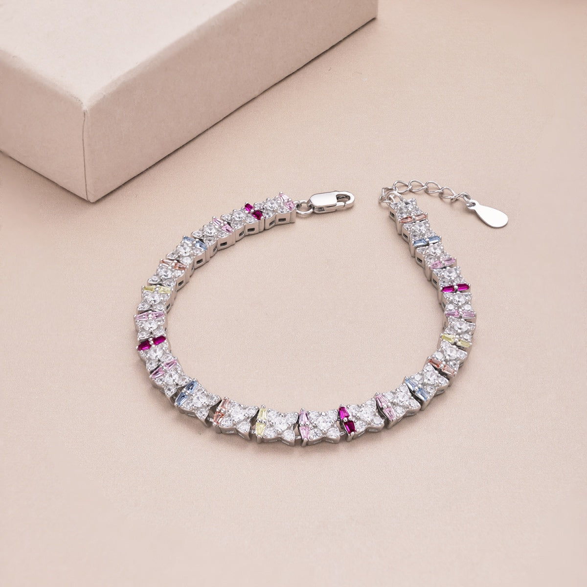 [Olivia Jewelry]Unique Colorful Flower Shape Daily Bracelet