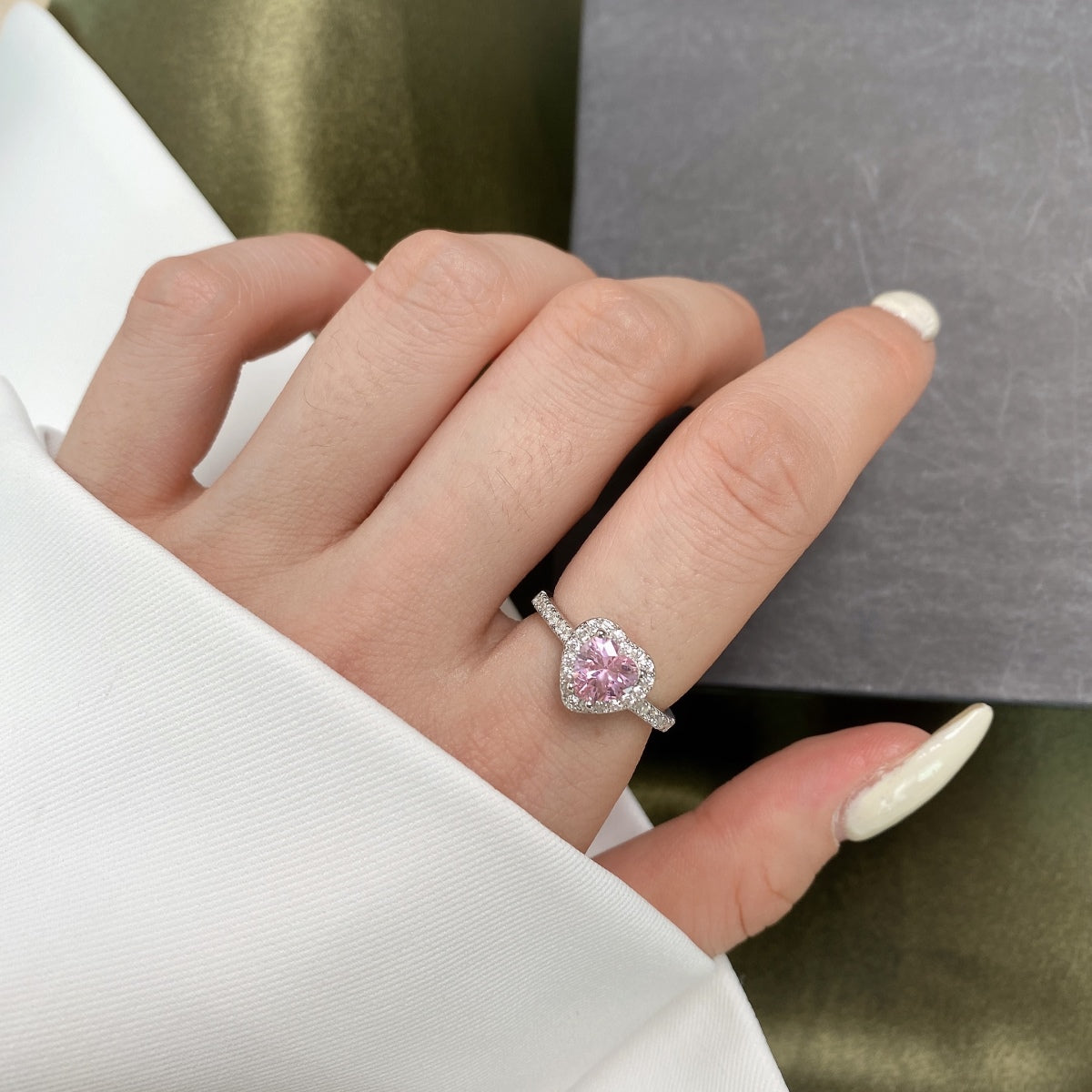 [Olivia Jewelry]Eternity Splashy Romantic Heart Shape Lover Ring