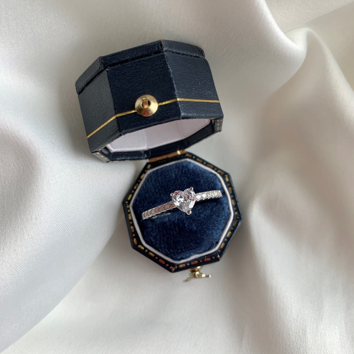 [Olivia Jewelry]0.5 Carat CaratEternity Charming Heart Shape Lover Ring