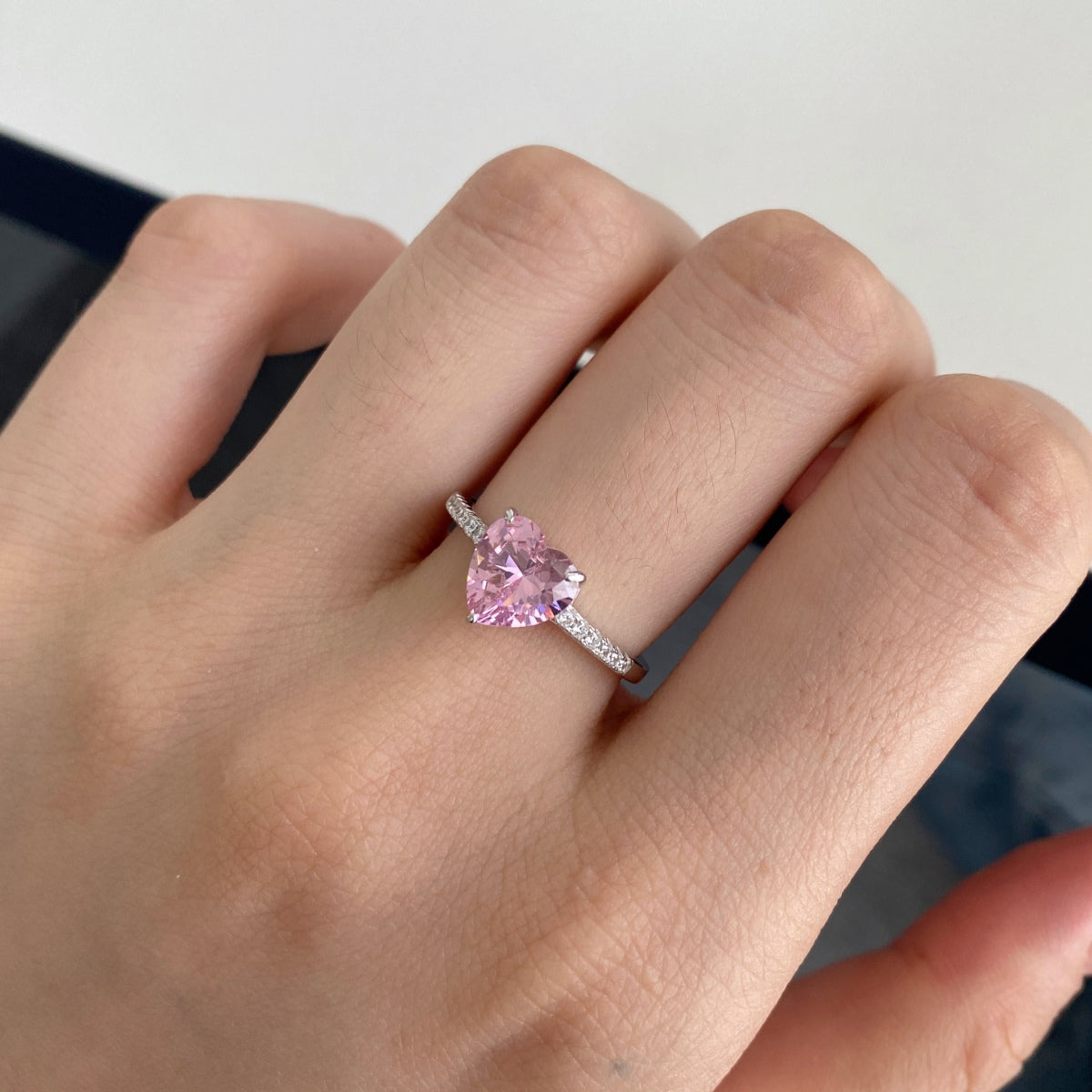 [Olivia Jewelry]2.0 Carat Dazzling Lustrous Heart Cut Lover Ring