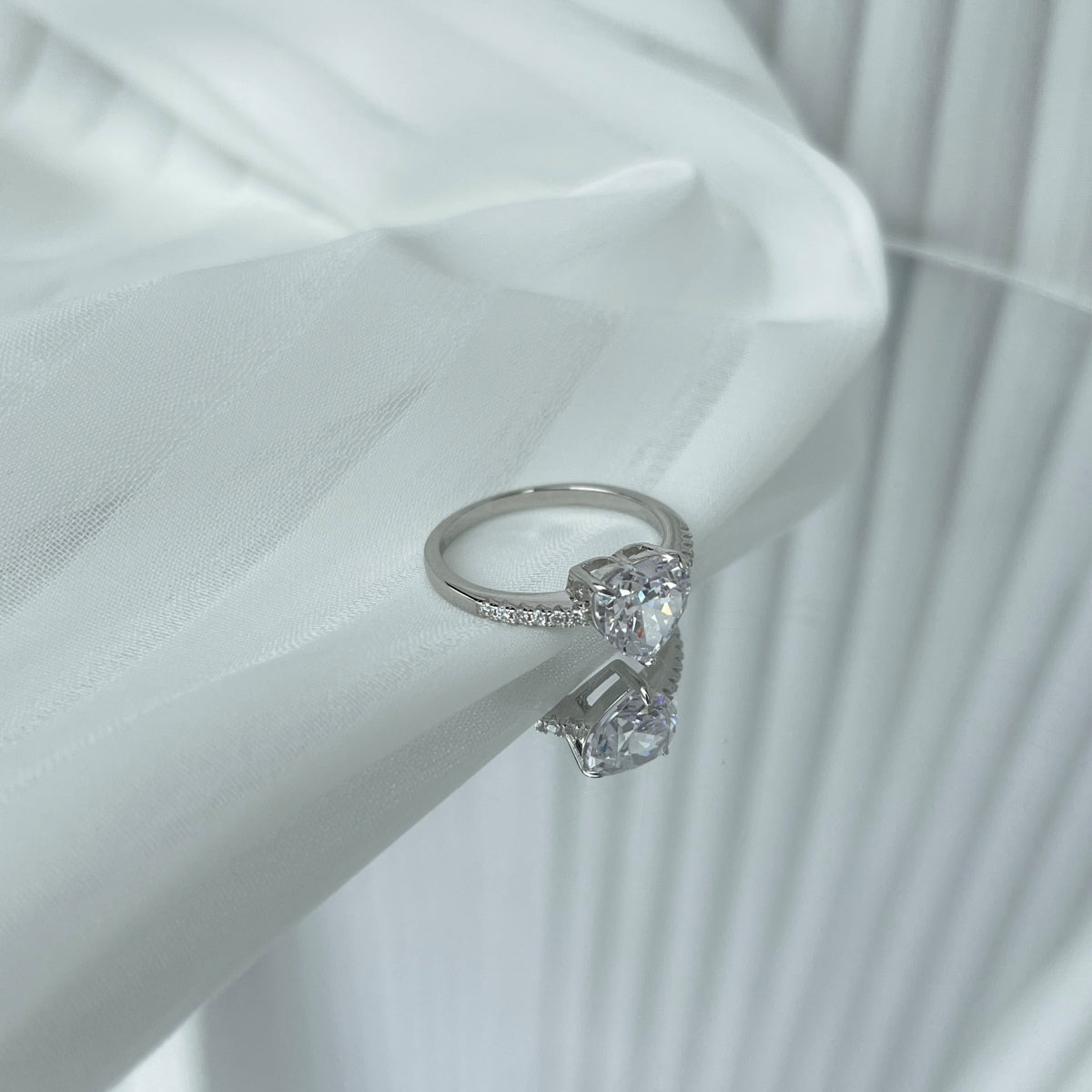 [Olivia Jewelry]2.0 Carat Dazzling Lustrous Heart Cut Lover Ring