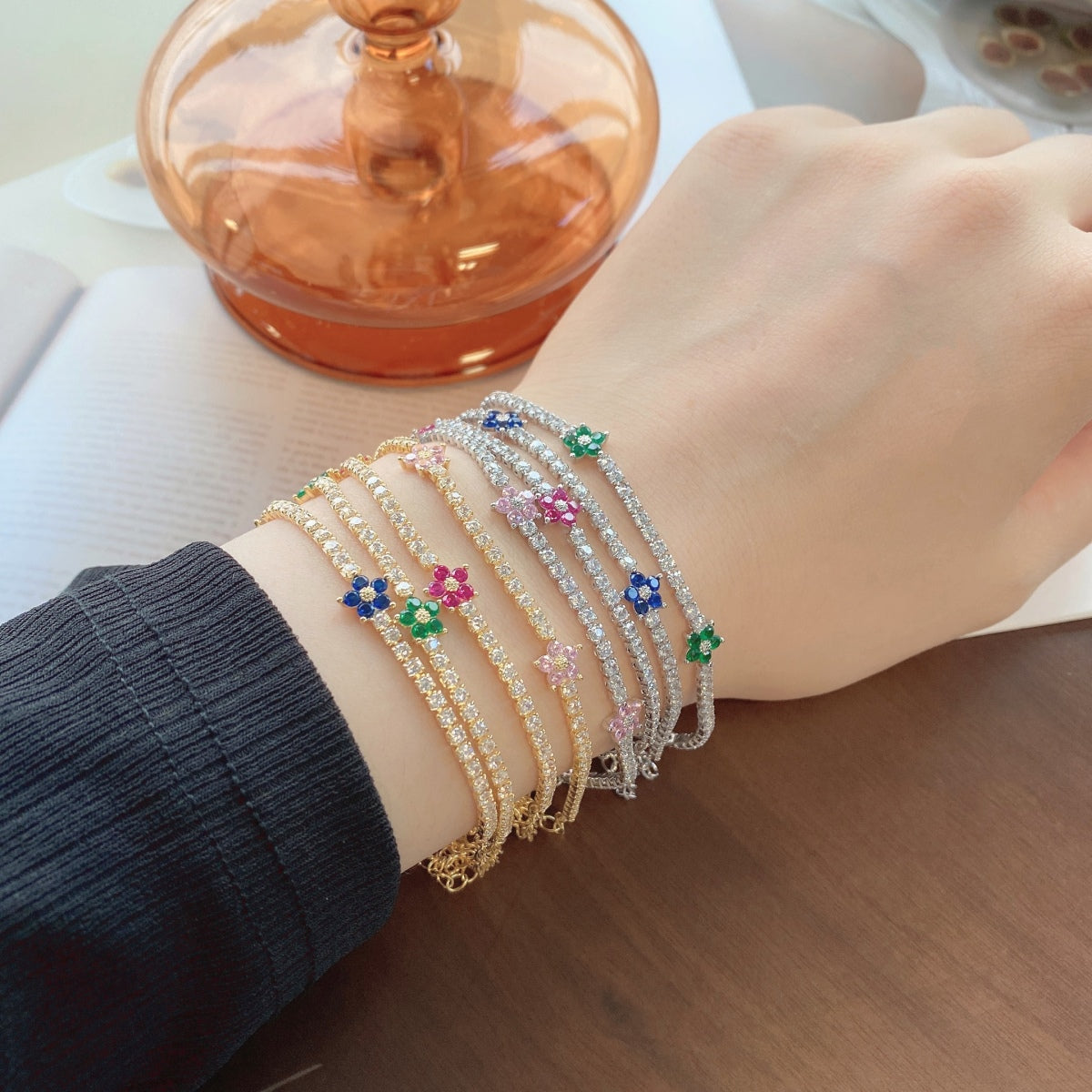 [Olivia Jewelry]Sparkling Flower Shape Tennis Bracelet