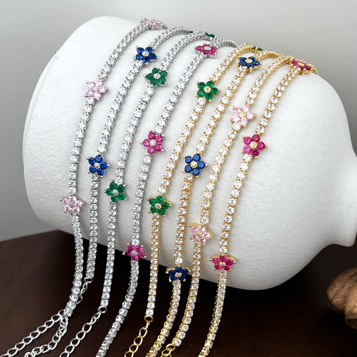 [Olivia Jewelry]Sparkling Flower Shape Tennis Bracelet