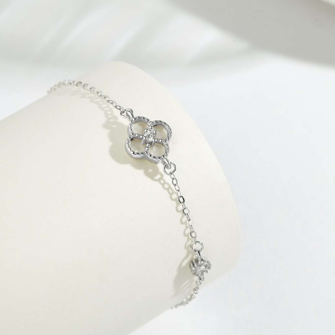 [Olivia Jewelry]Delicate Four Leaf Clover Bracelet