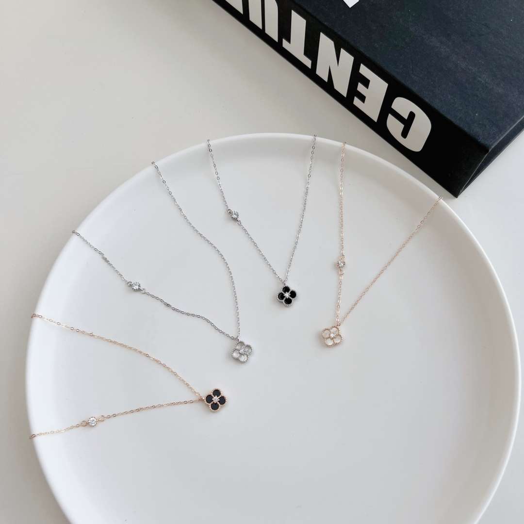 [Olivia Jewelry]Delicate Flower Shape Necklace