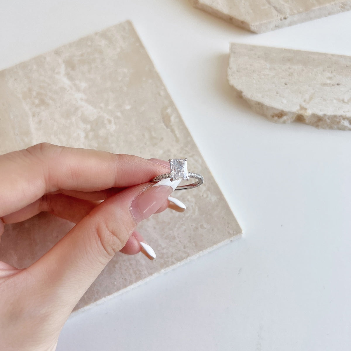 [Olivia Jewelry]2.0 Carat Dazzling Sparkling Radiant Cut Party Ring