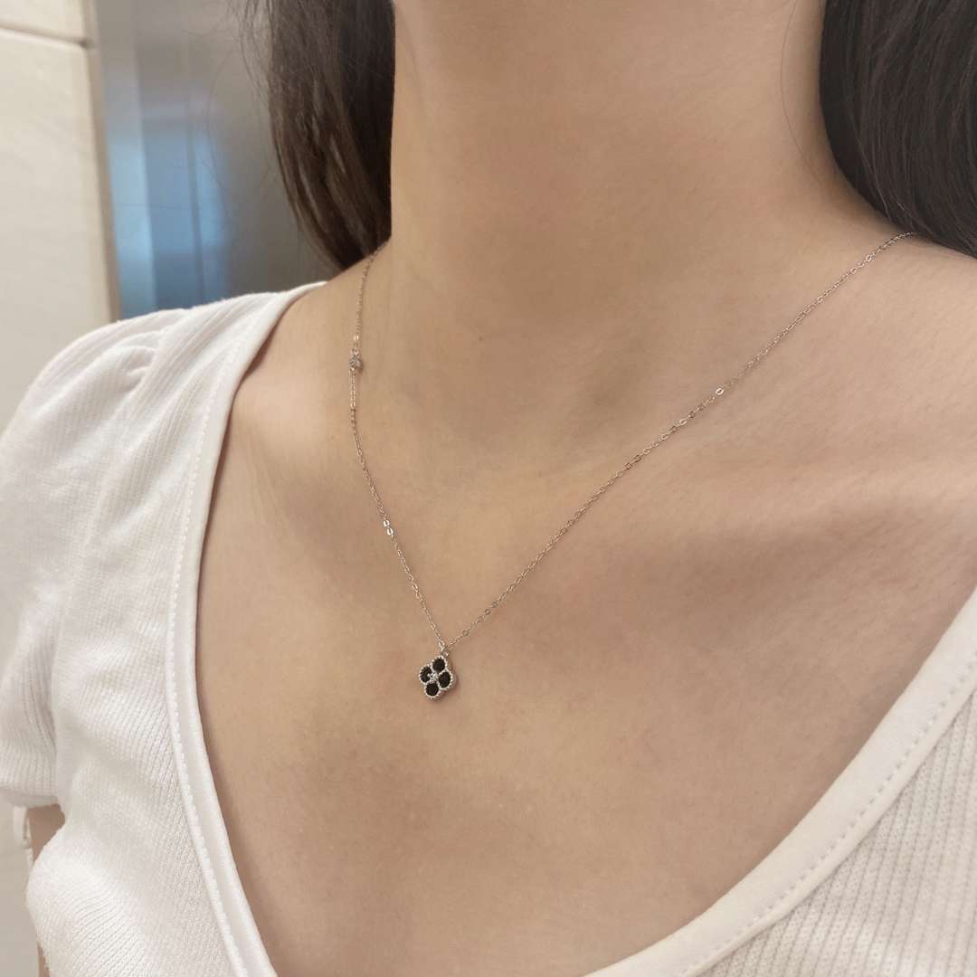 [Olivia Jewelry]Delicate Flower Shape Necklace