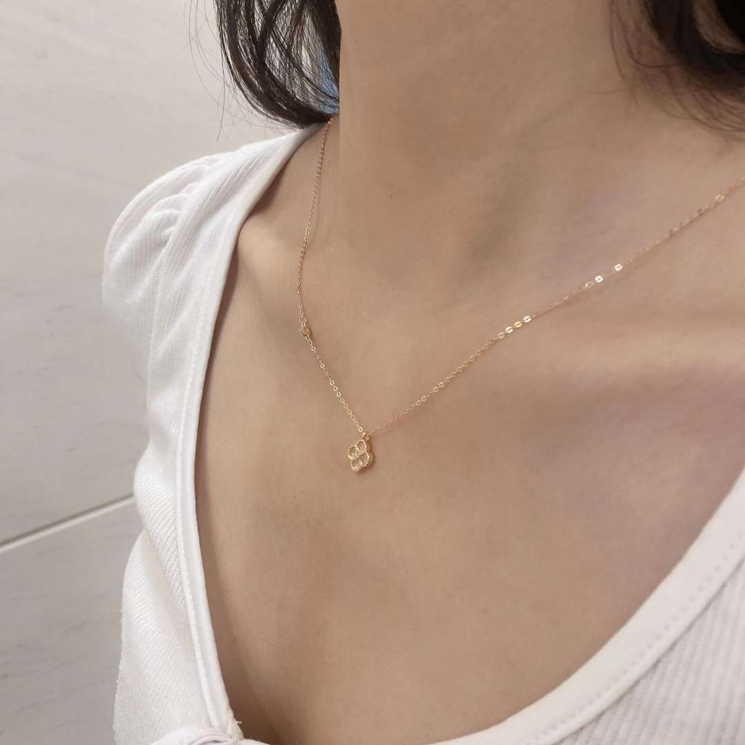 [Olivia Jewelry]Delicate Flower Shape Necklace