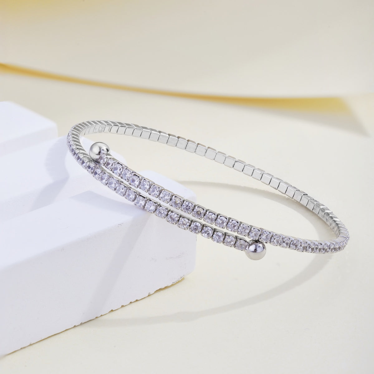 [Olivia Jewelry]Row of Diamonds Round Fashion Bracelet