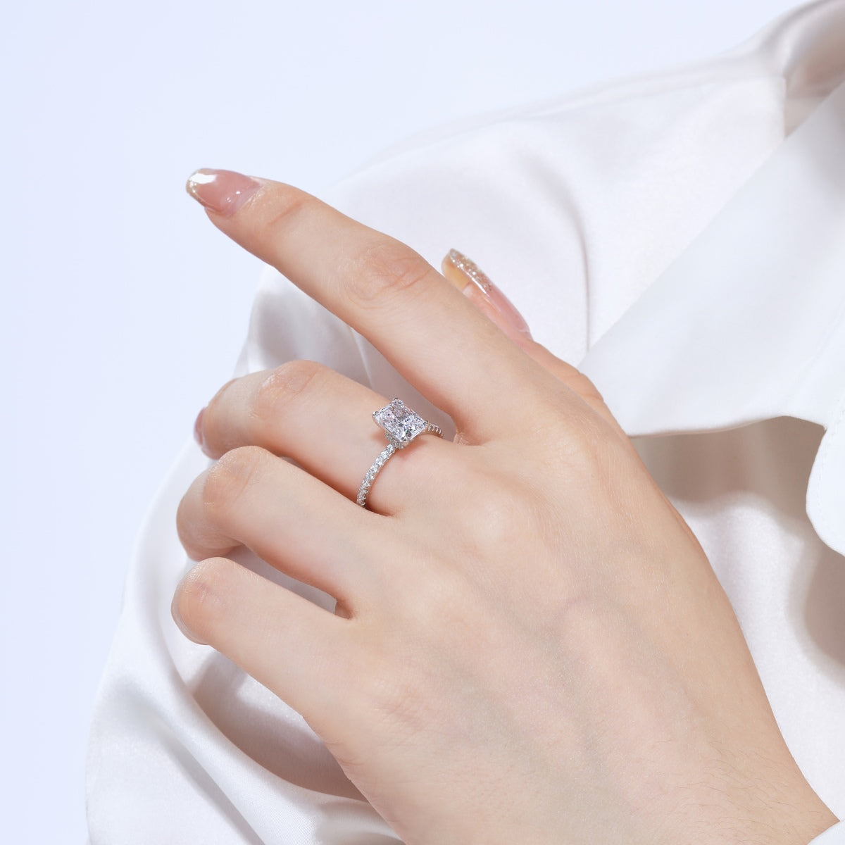 [Olivia Jewelry]2.0 Carat Dazzling Sparkling Radiant Cut Party Ring