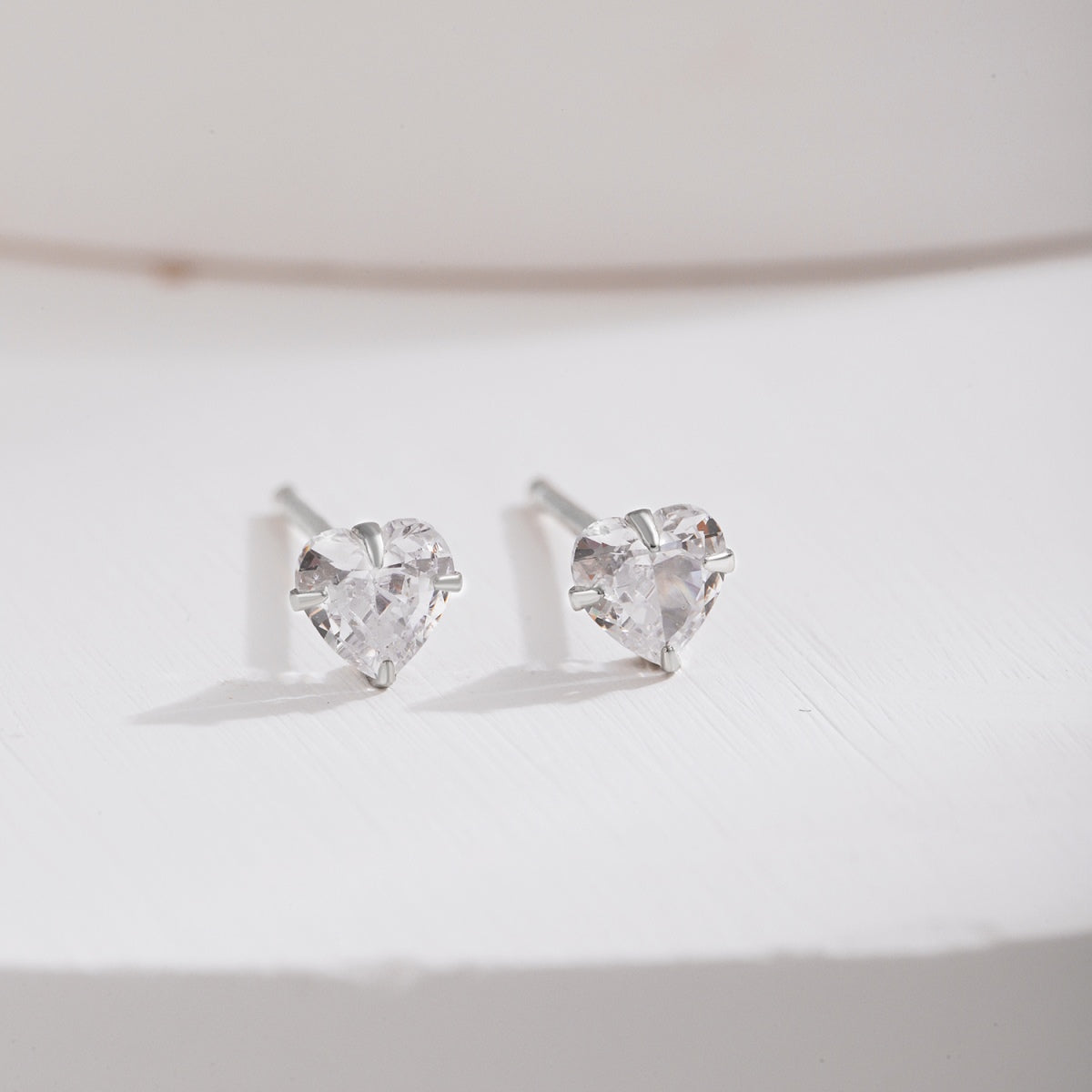 [Olivia Jewelry]Sparkling Heart Shaped Simple Earrings