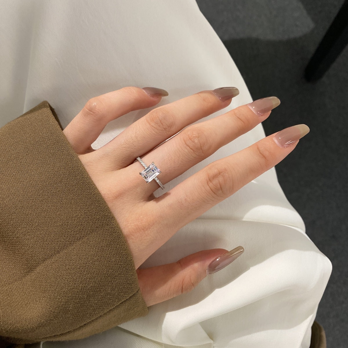 [Olivia Jewelry]2.0 Carat Scintillating Ornate Radiant Cut Party Ring