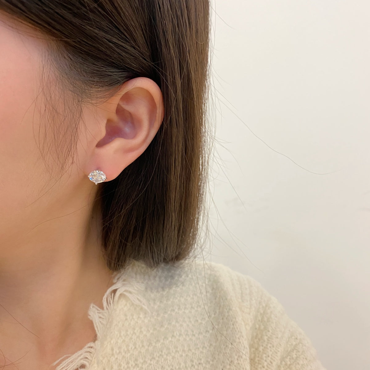 [Olivia Jewelry]Stylish Shiny Round Center Stone Stud Earrings