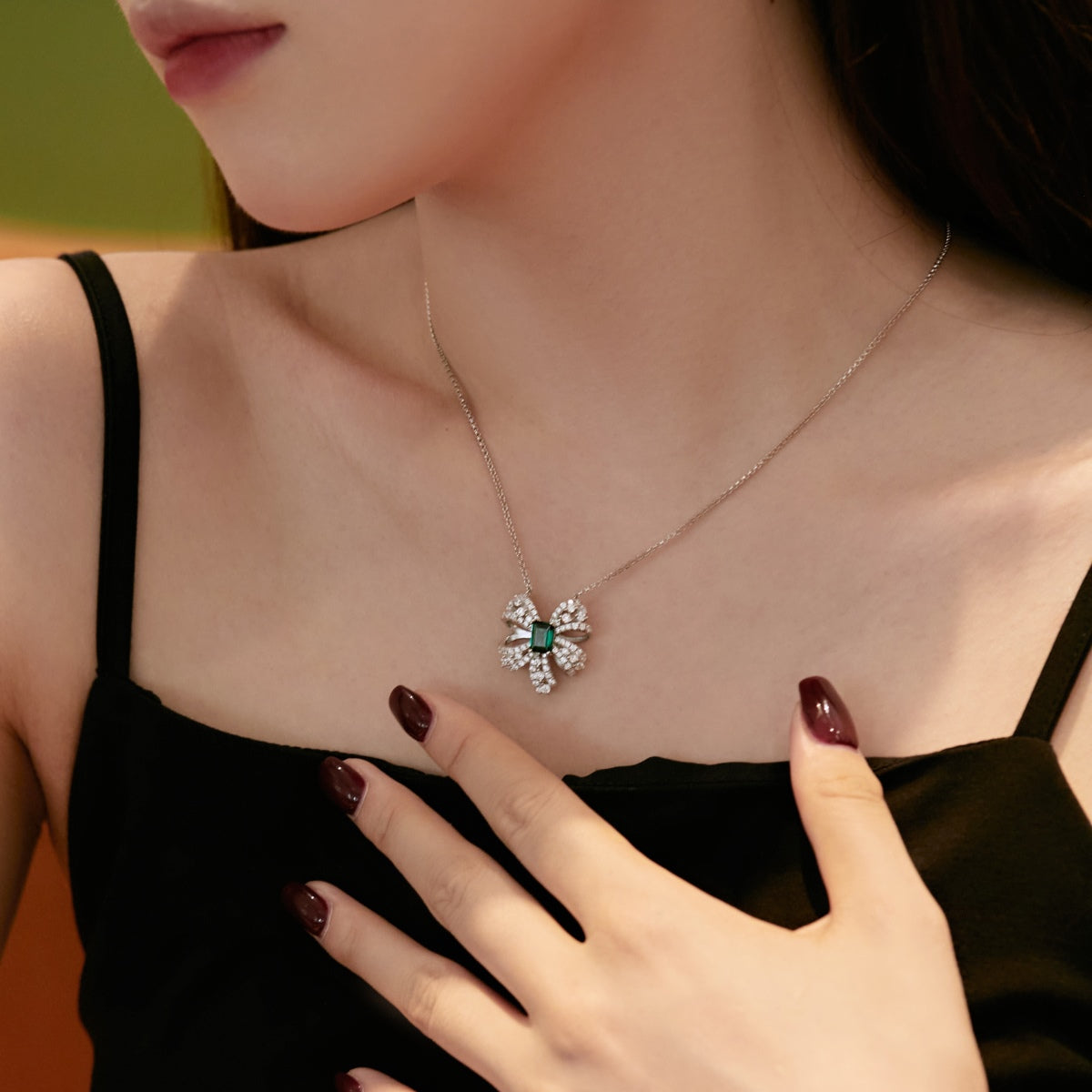 [Olivia Jewelry]Luxurious Flower Shape Emerald Cut Necklace