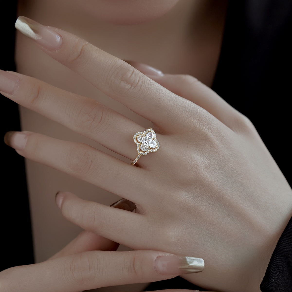 [Olivia Jewelry]Luxurious Eternity Flower Shape Banquet Ring