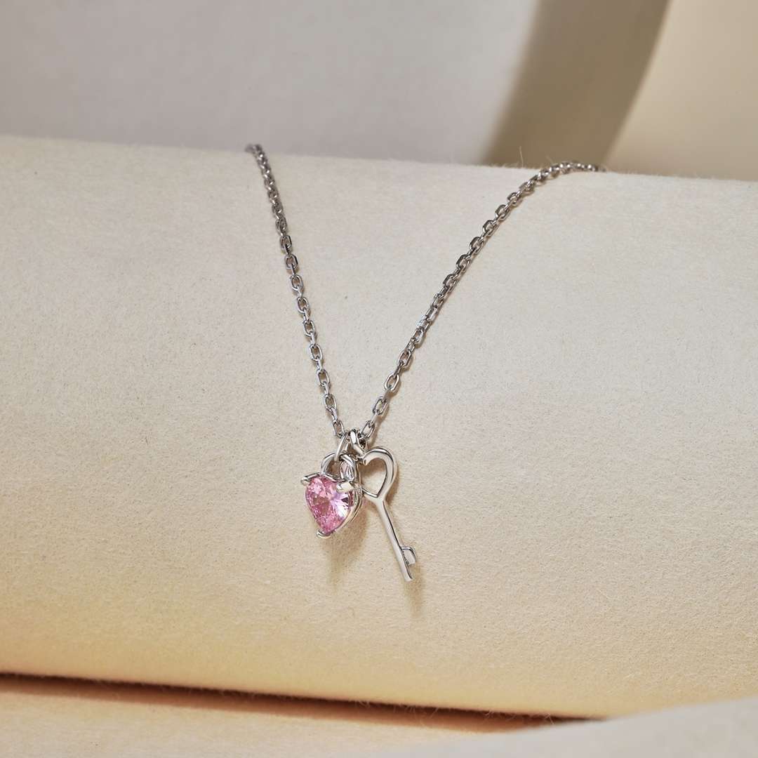 [Olivia Jewelry]Unique Heart Shape Key Pendent Necklace