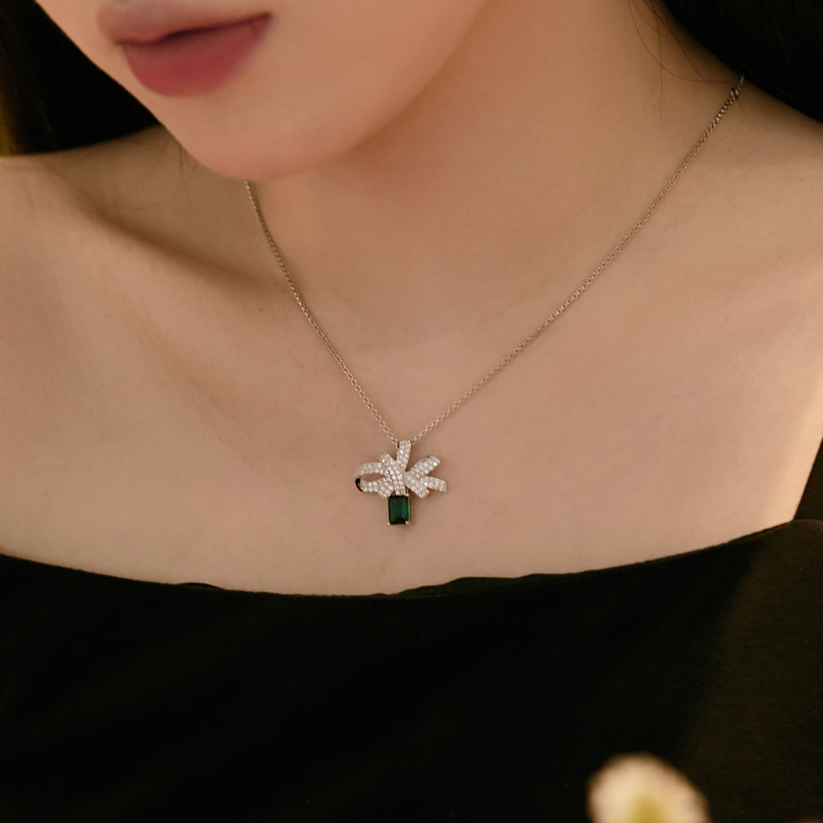 [Olivia Jewelry]Luxurious Flower Shape Emerald Cut Necklace