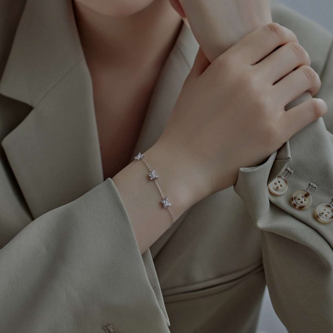 [Olivia Jewelry]Radiant Butterfly Shape Necklace