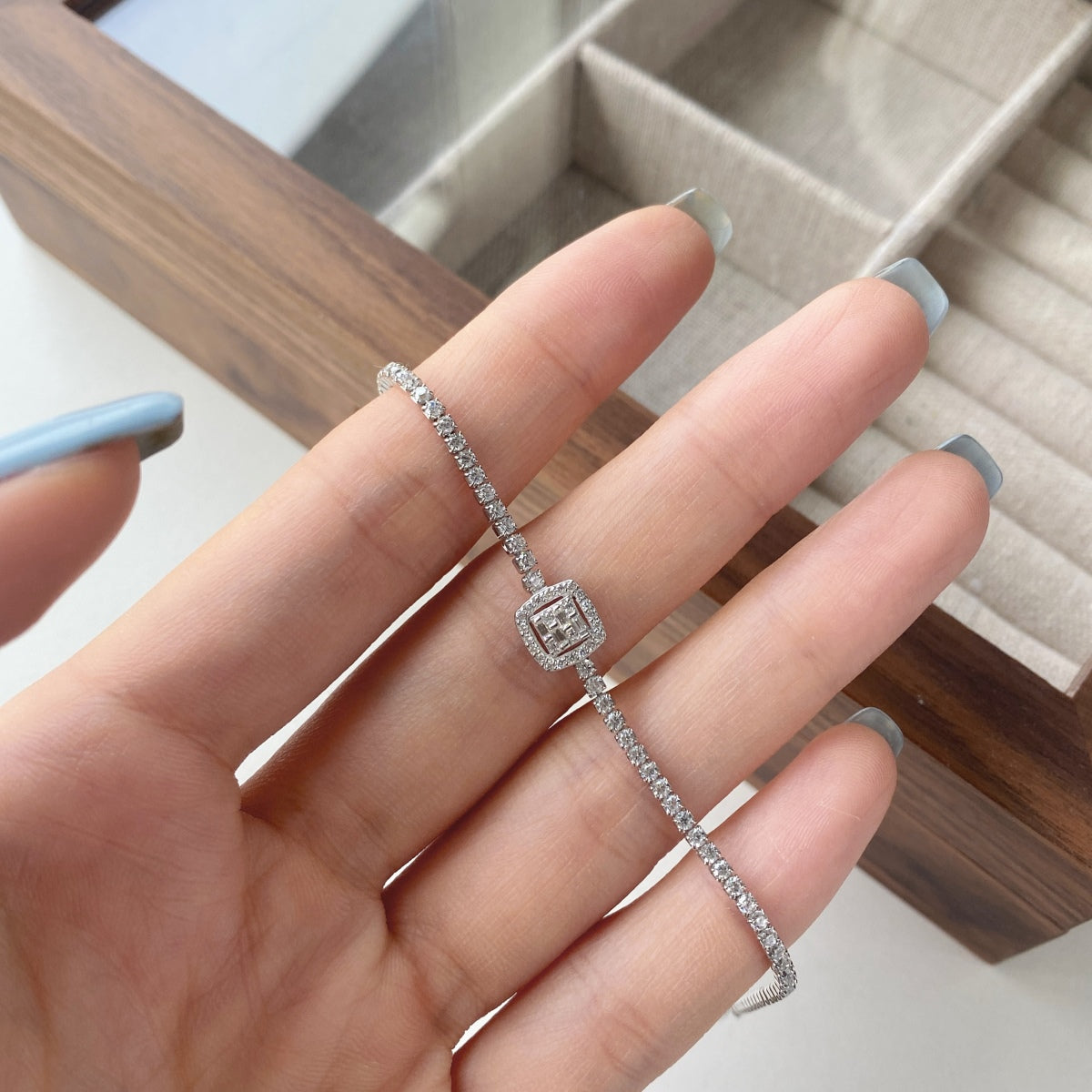 [Olivia Jewelry]Luxurious Dazzling Square Shape Banquet Bracelet