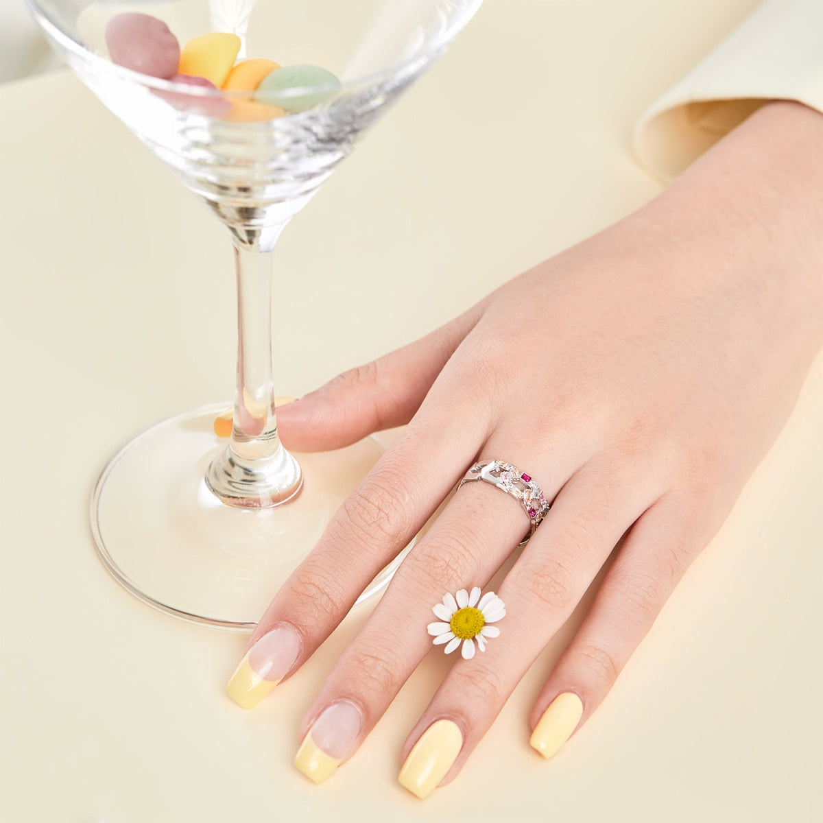 [Olivia Jewelry]Sparkling Vibrant Emerald Cut Daily Ring