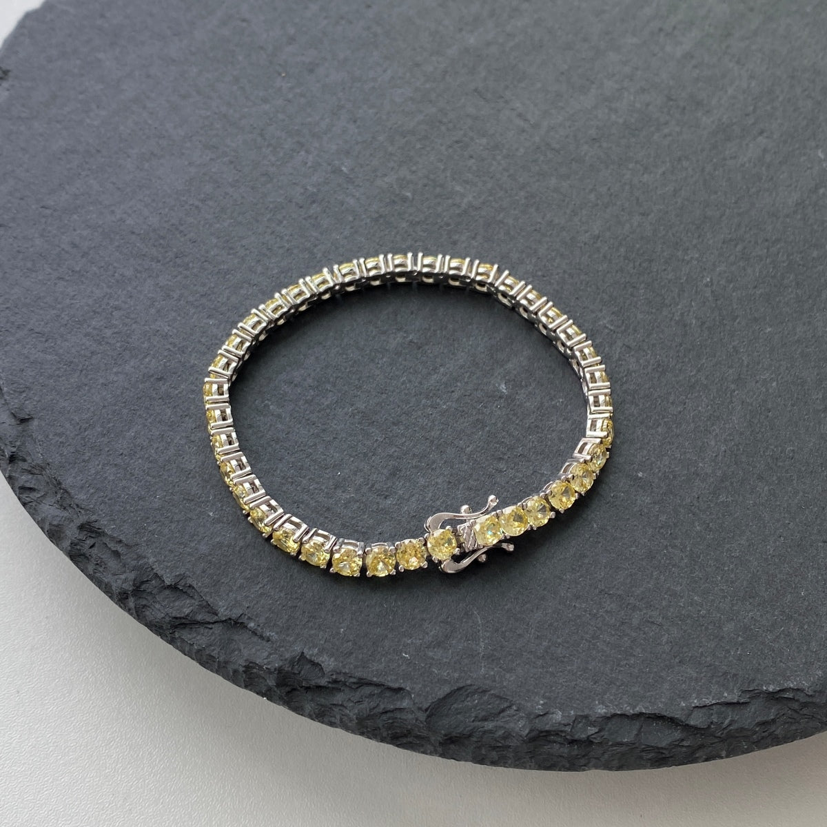 [Olivia Jewelry]Ornate Dazzling Round Cut Tennis Bracelet