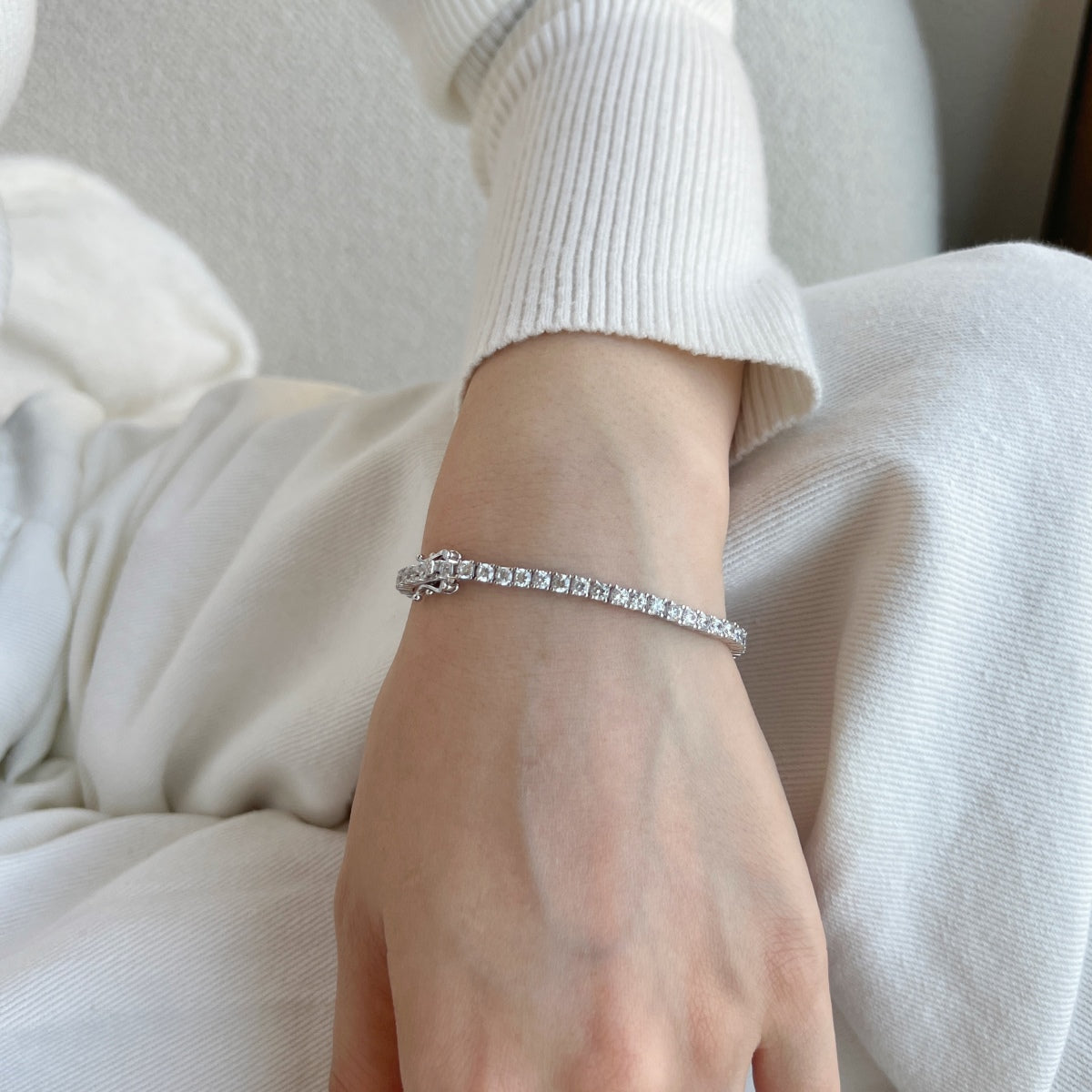 [Olivia Jewelry]Dainty Charming Round Cut Tennis Bracelet