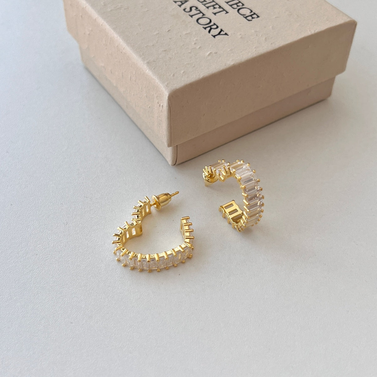 [Olivia Jewelry]Radiant Heart Cutout Earrings