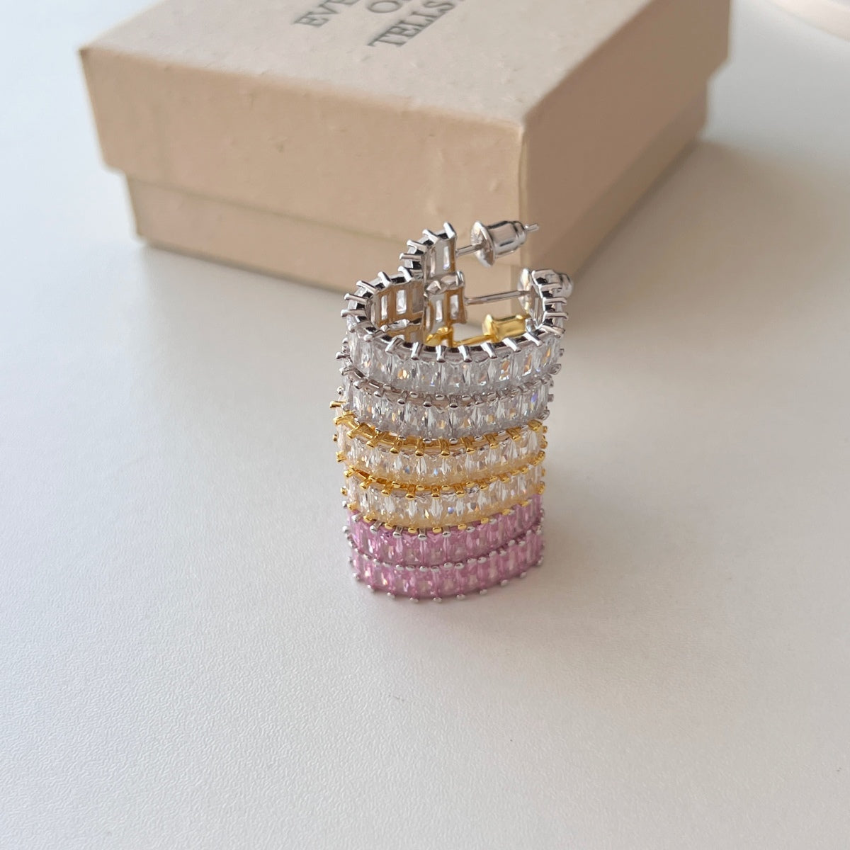 [Olivia Jewelry]Radiant Heart Cutout Earrings