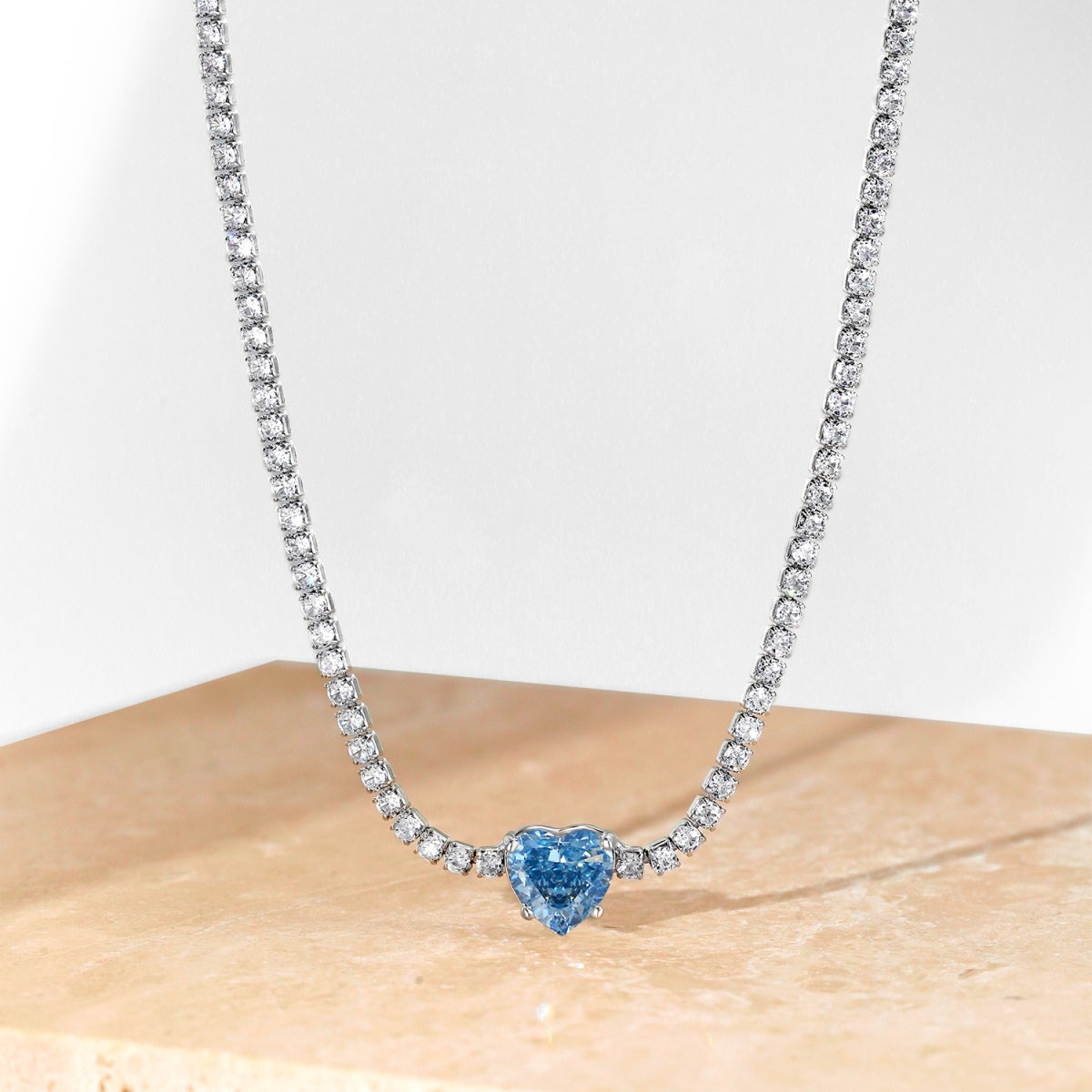 [Olivia Jewelry]2.0 Carat Sparkling Tennis Heart Cut Necklace