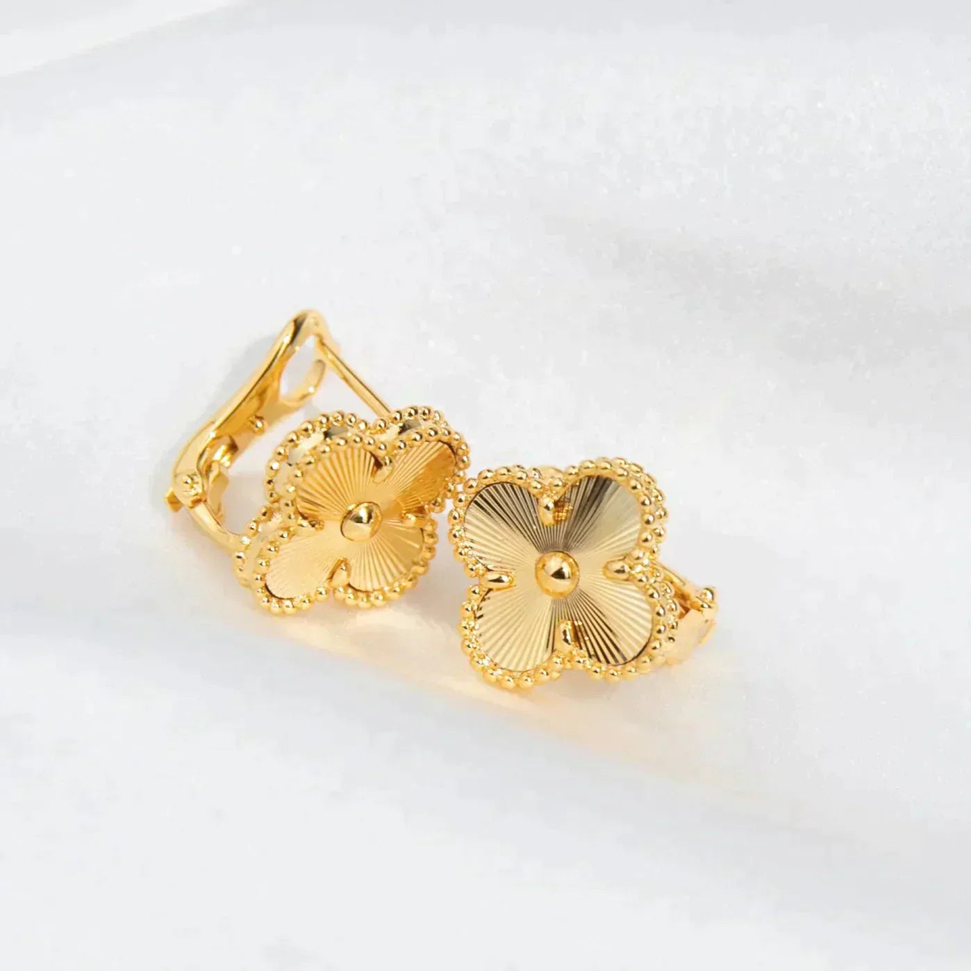 [Olivia Jewelry]CLOVER MEDIUM 1 MOTIFS LASER EARRINGS