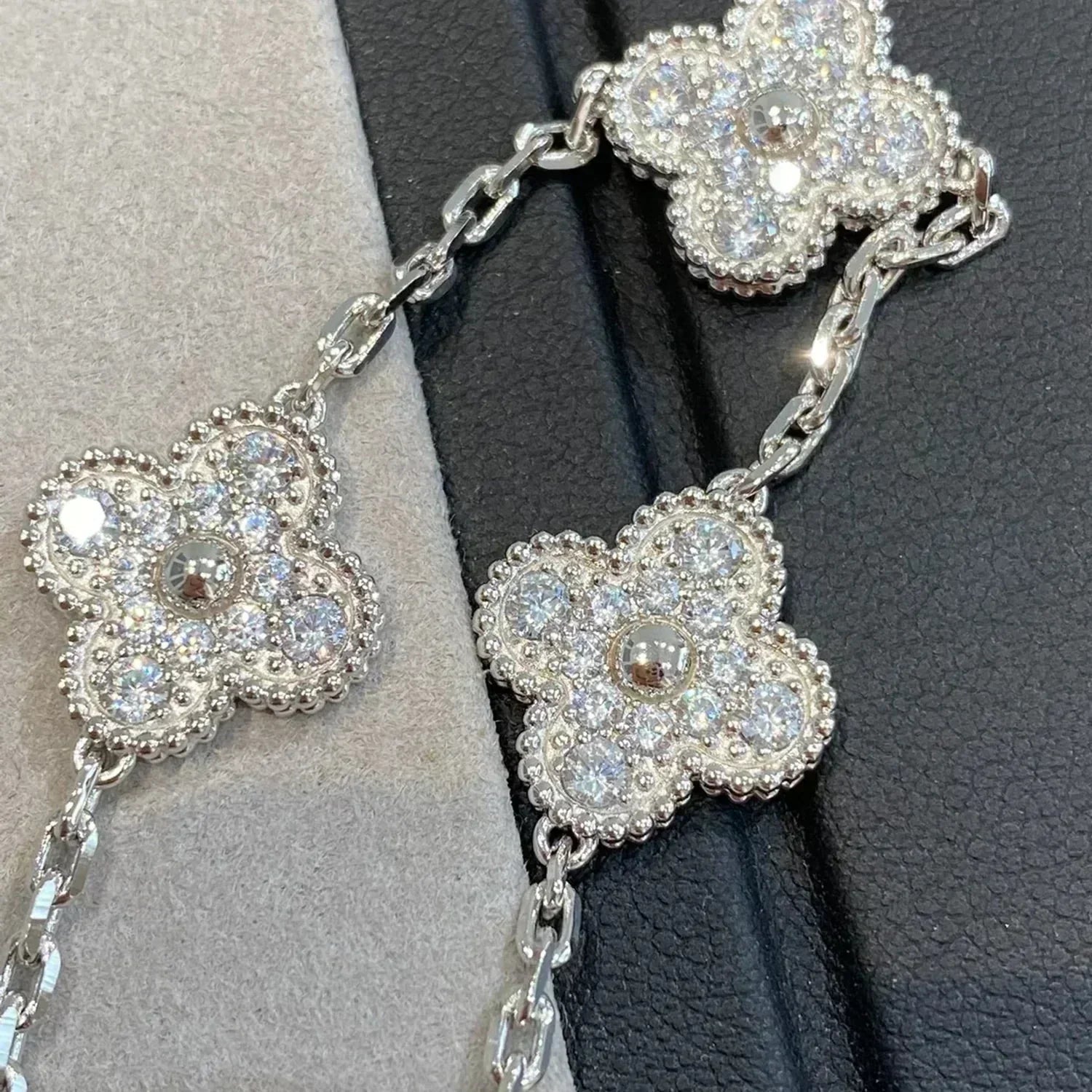 [Olivia JW]CLOVER 5 MOTIFS  DIAMOND BRACELET SILVER