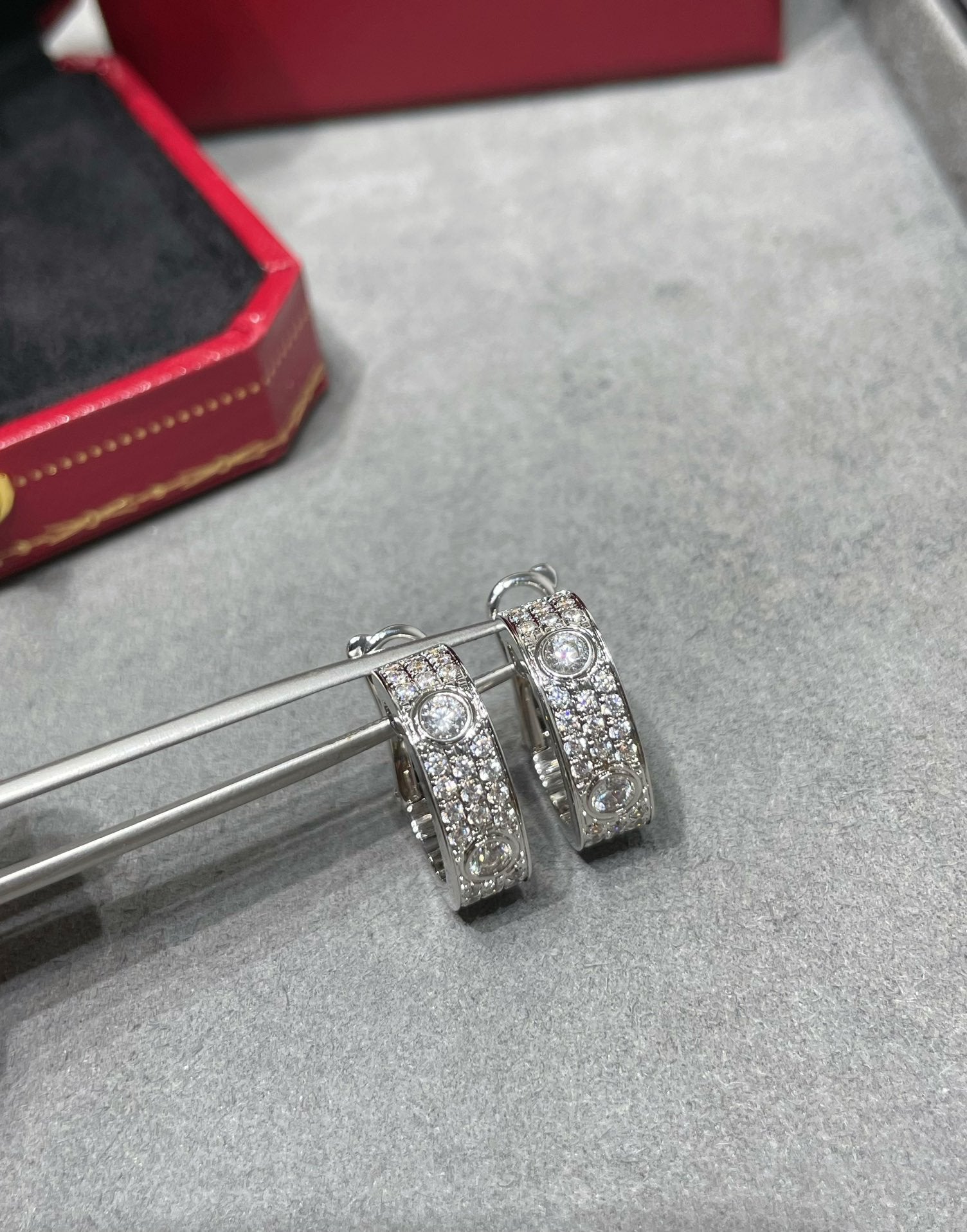[Olivia Jewelry]LOVE 5.5MM DIAMOND PAVED EARRINGS