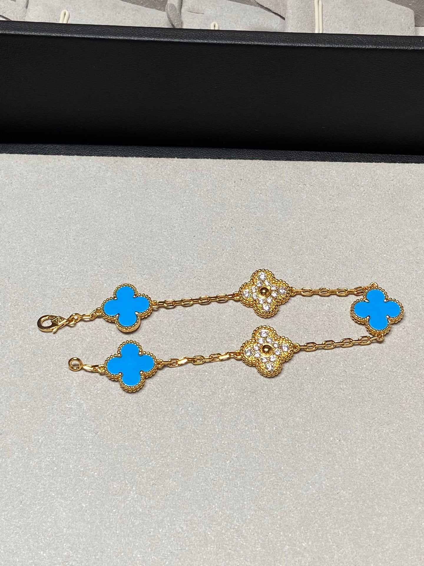 [Olivia JW]CLOVER 5 MOTIF BLUE CHALCEDONY DIAMOND GOLD BRACELET
