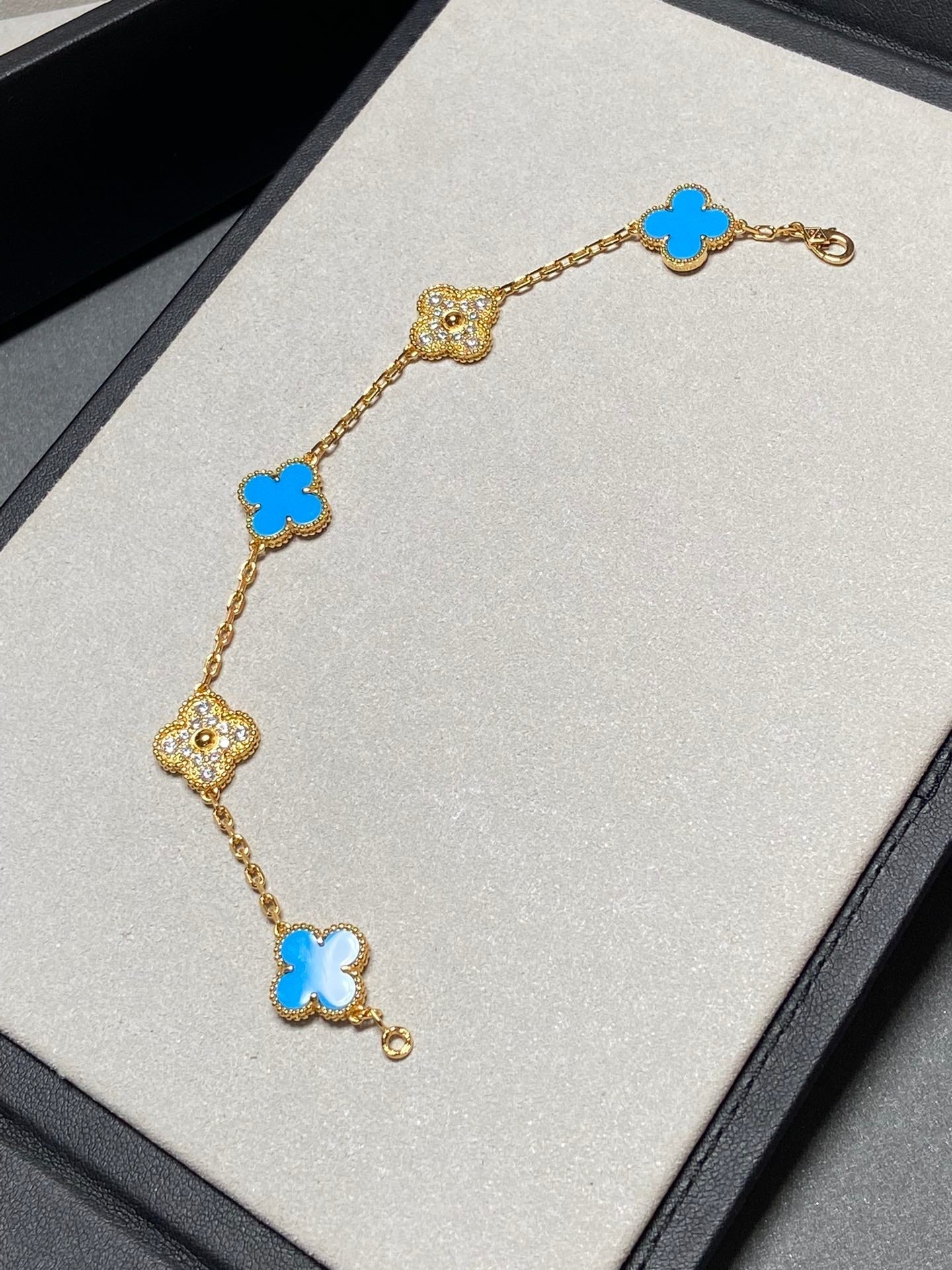 [Olivia JW]CLOVER 5 MOTIF BLUE CHALCEDONY DIAMOND GOLD BRACELET