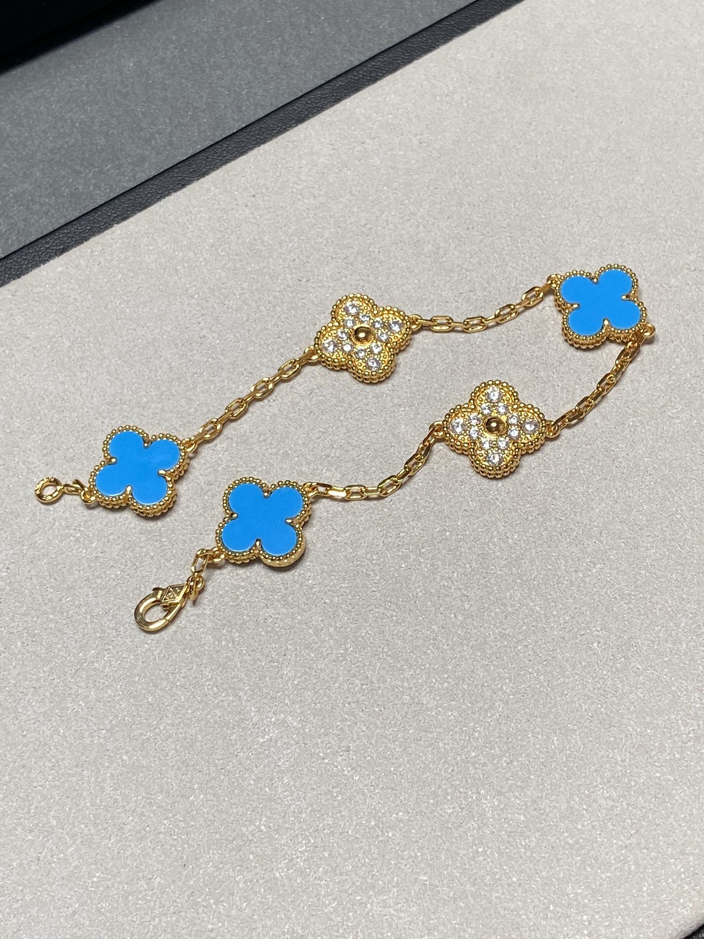 [Olivia JW]CLOVER 5 MOTIF BLUE CHALCEDONY DIAMOND GOLD BRACELET