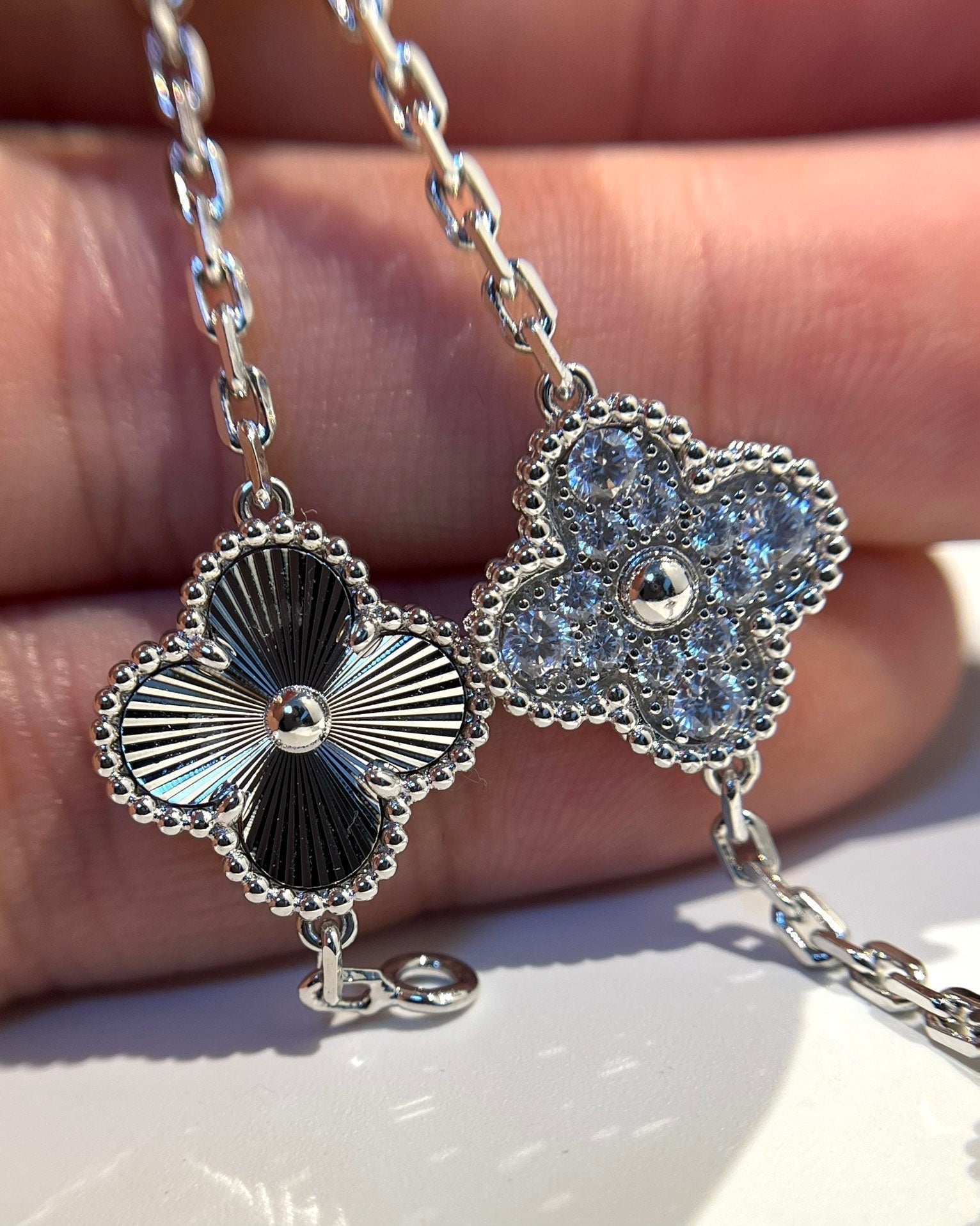 [Olivia JW]CLOVER 5 MOTIF SILVER DIAMOND BRACELET