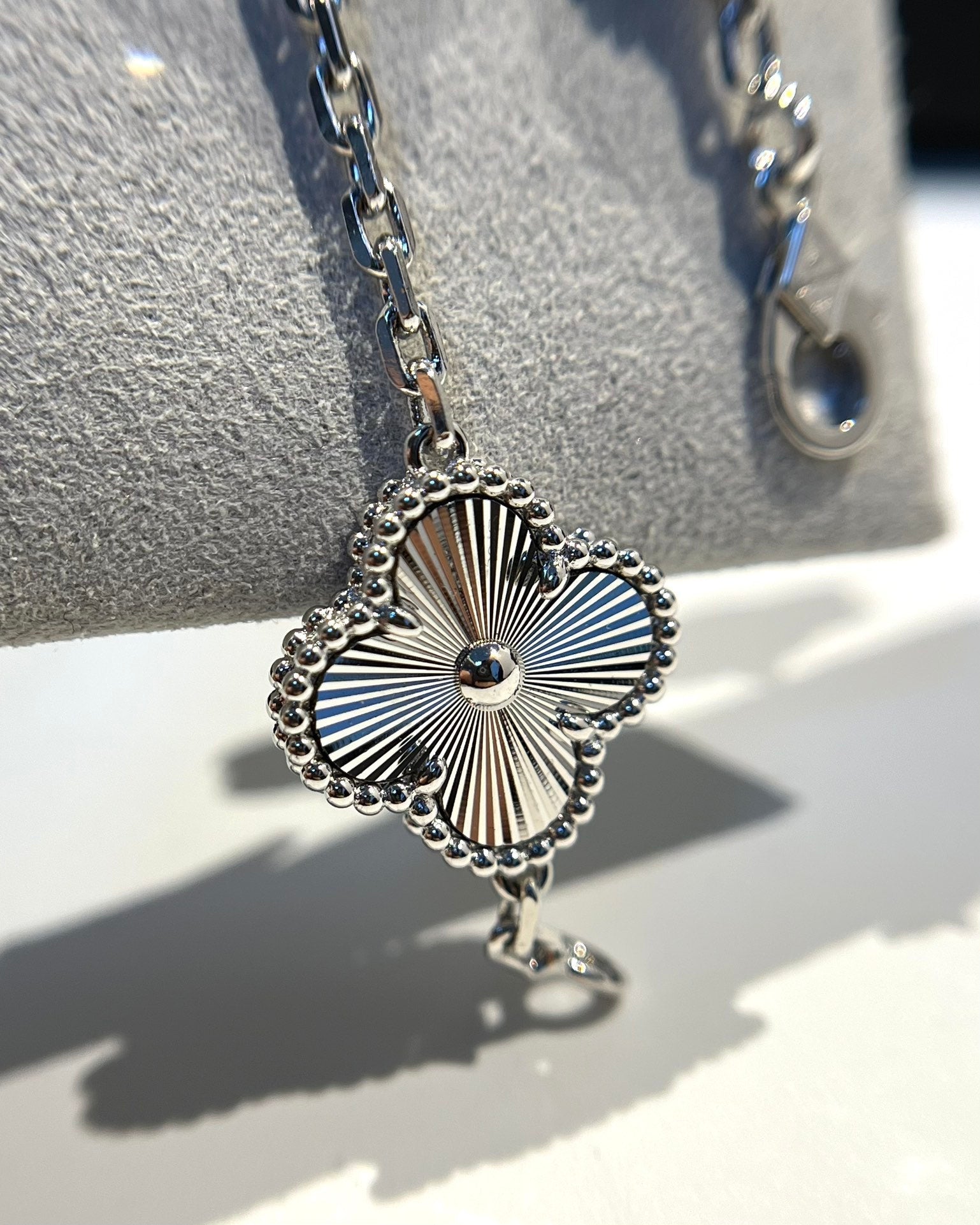 [Olivia JW]CLOVER 5 MOTIF SILVER DIAMOND BRACELET