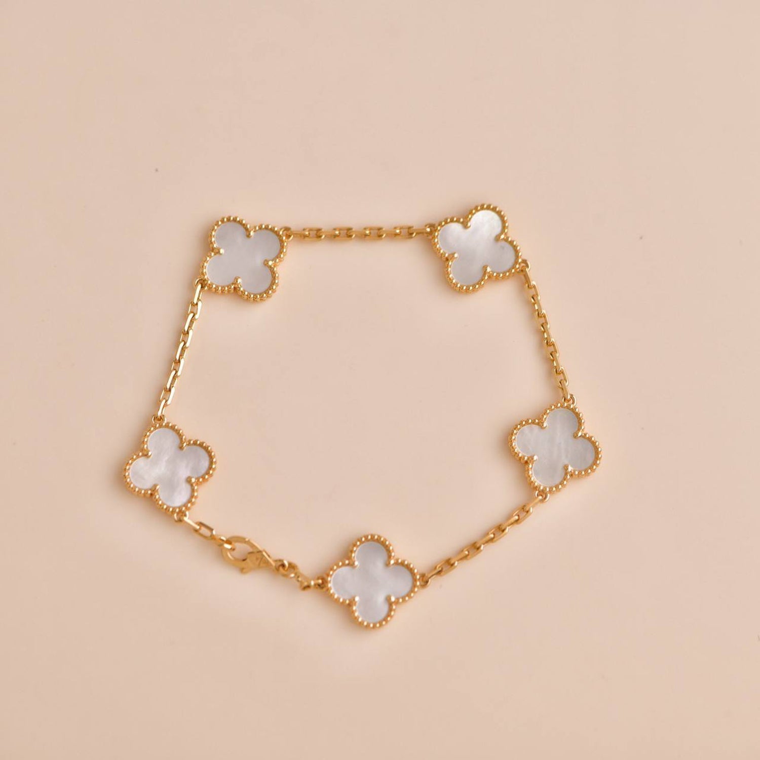 [Olivia JW]CLOVER  5 MOTIF WHITE MOP BRACELET
